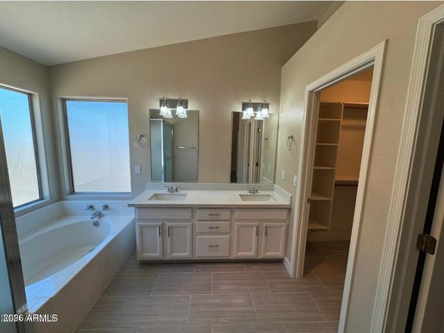 1470 W Armstrong Way, Chandler, AZ 85286