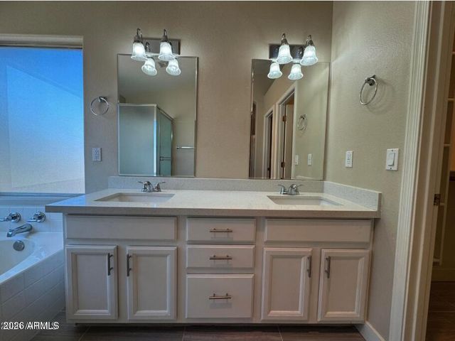 1470 W Armstrong Way, Chandler, AZ 85286