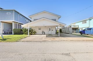 434 Pompano Street, Bayou Vista, TX 77563