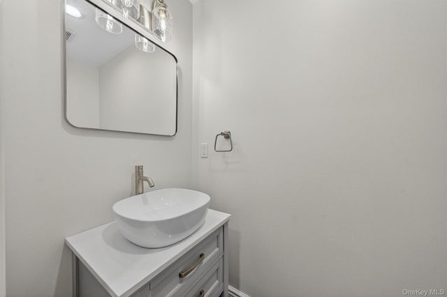 3 Little York, Warwick, NY 10990