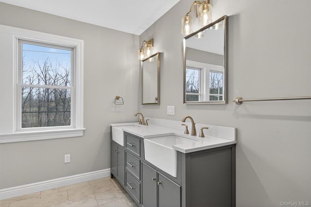 3 Little York, Warwick, NY 10990