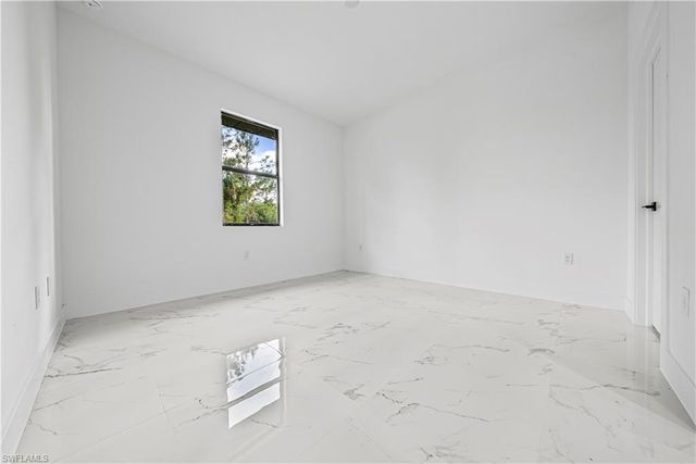 2810 73rd ST W, Lehigh Acres, FL 33971