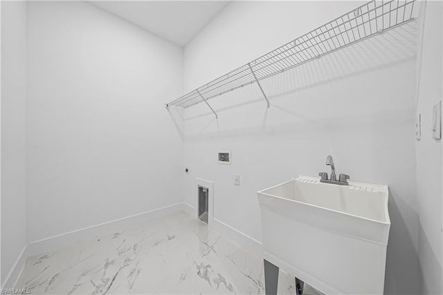 2810 73rd ST W, Lehigh Acres, FL 33971