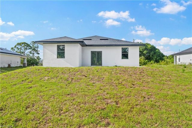 2810 73rd ST W, Lehigh Acres, FL 33971