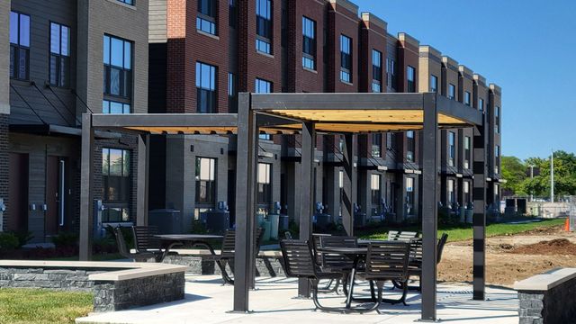 380 Summit Circle, Lombard, IL 60148