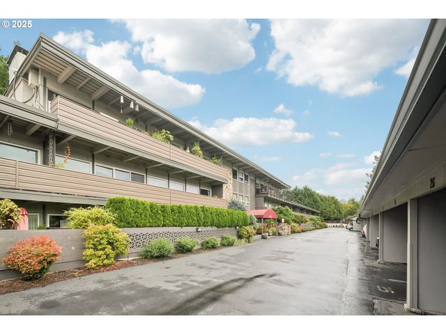 4460 Sw SCHOLLS FERRY Rd 7A, Portland, OR 97225