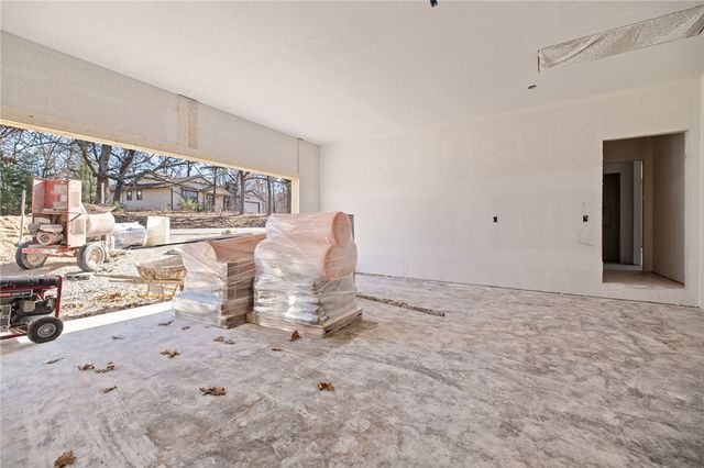 25 Egton Drive, Bella Vista, AR 72714