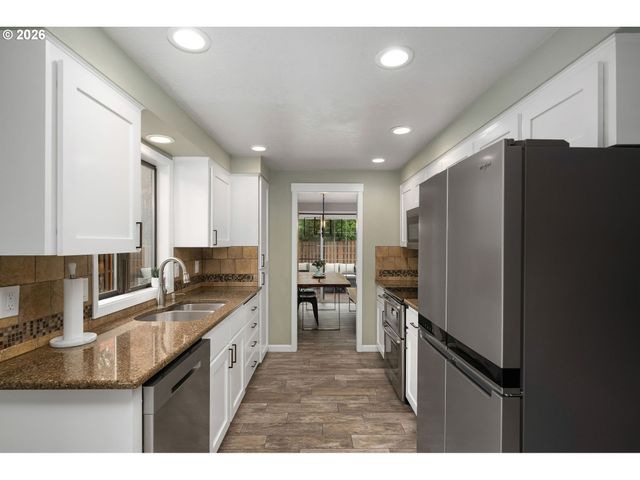 708 Ne 238TH Pl, Wood Village, OR 97060