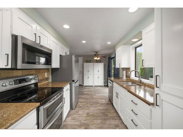 708 Ne 238TH Pl, Wood Village, OR 97060