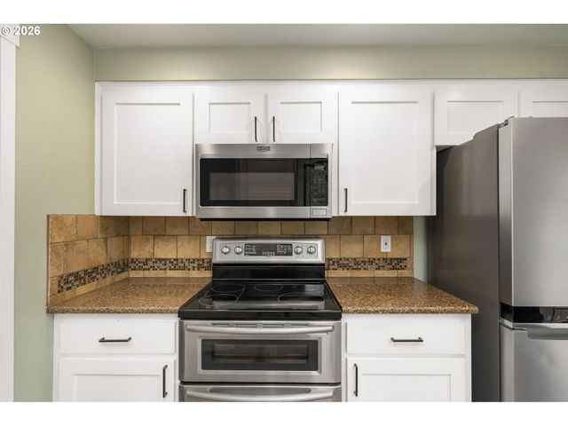 708 Ne 238TH Pl, Wood Village, OR 97060