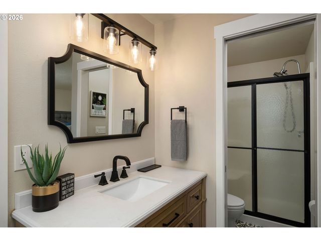 708 Ne 238TH Pl, Wood Village, OR 97060