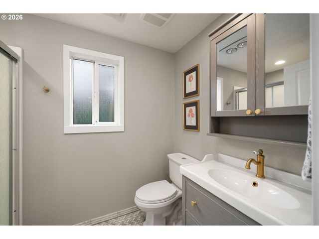 708 Ne 238TH Pl, Wood Village, OR 97060