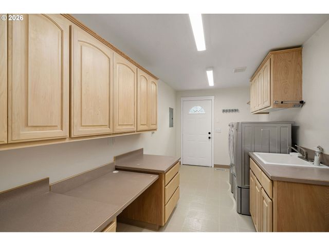 708 Ne 238TH Pl, Wood Village, OR 97060