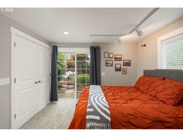 708 Ne 238TH Pl, Wood Village, OR 97060