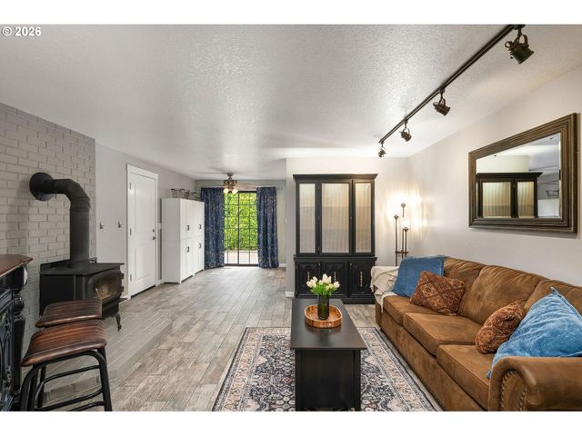 708 Ne 238TH Pl, Wood Village, OR 97060