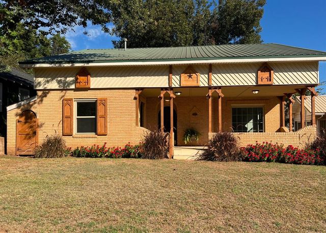 904 W Minnesota Avenue, Chickasha, OK 73018