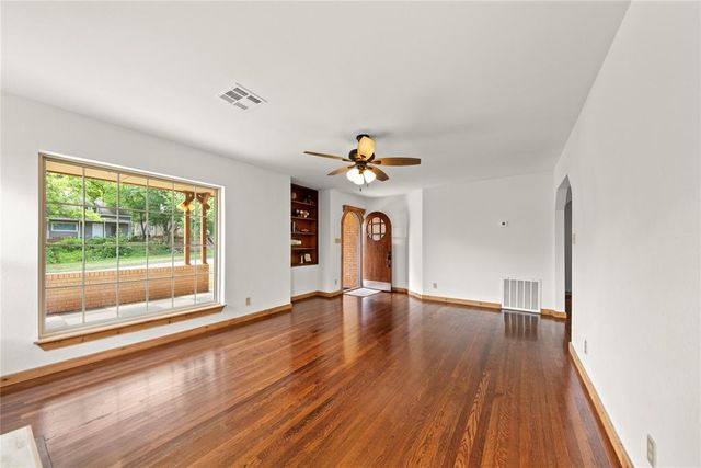 904 W Minnesota Avenue, Chickasha, OK 73018