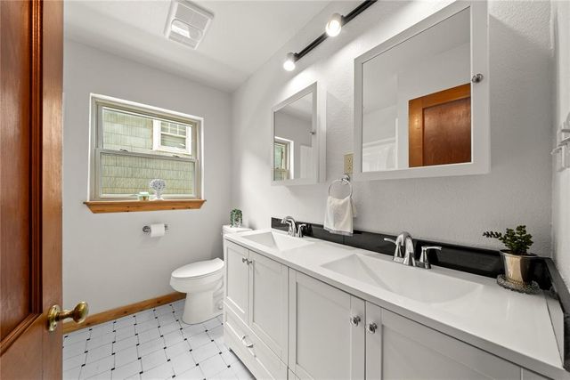 904 W Minnesota Avenue, Chickasha, OK 73018