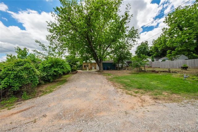 904 W Minnesota Avenue, Chickasha, OK 73018