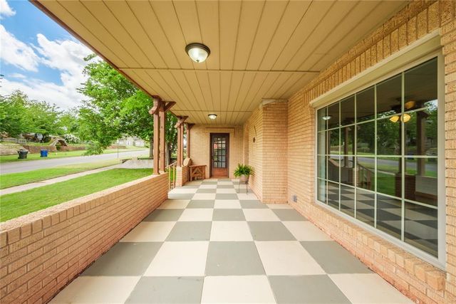 904 W Minnesota Avenue, Chickasha, OK 73018