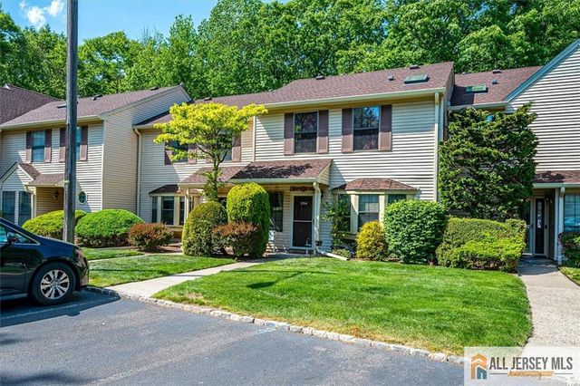 2704 Cricket Circle 2704, Edison, NJ 08820