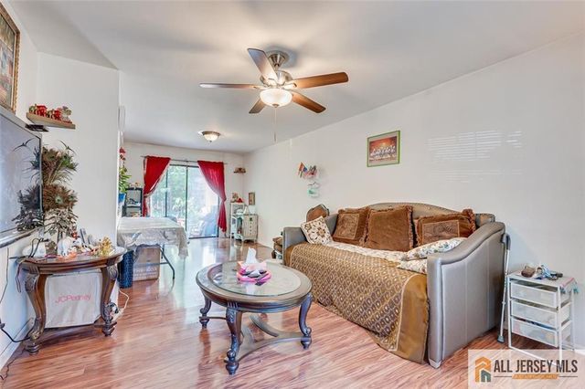 2704 Cricket Circle 2704, Edison, NJ 08820