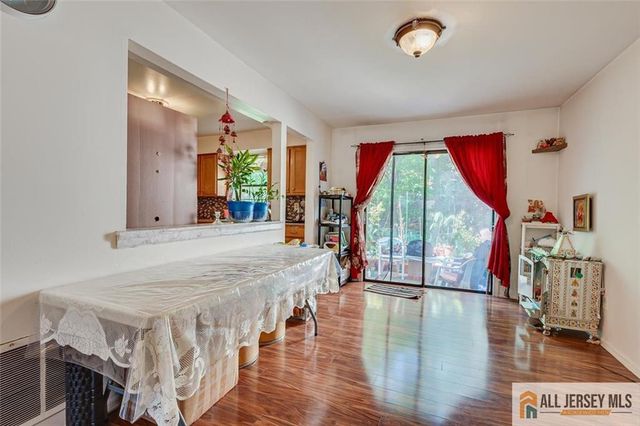 2704 Cricket Circle 2704, Edison, NJ 08820