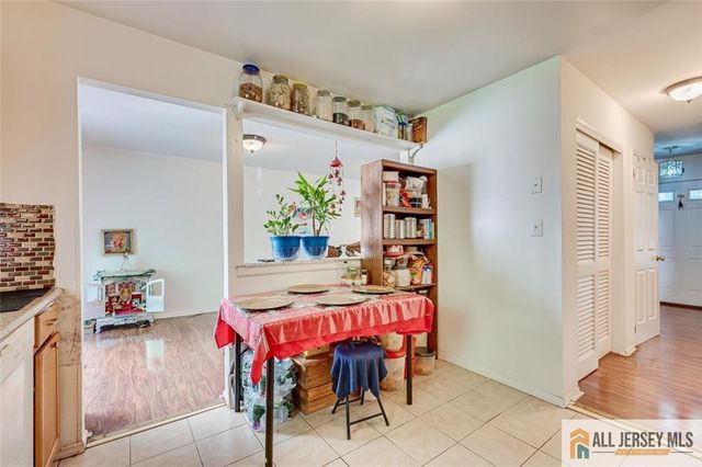 2704 Cricket Circle 2704, Edison, NJ 08820