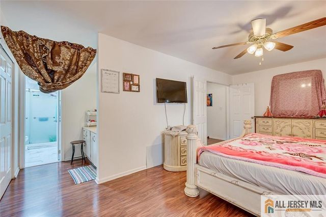 2704 Cricket Circle 2704, Edison, NJ 08820