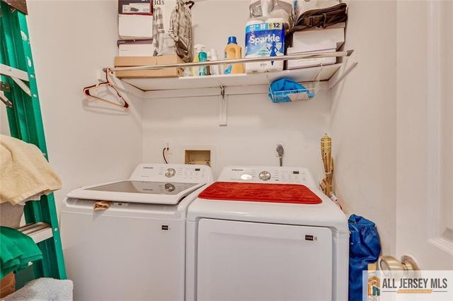 2704 Cricket Circle 2704, Edison, NJ 08820