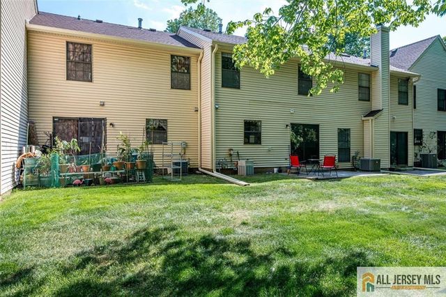 2704 Cricket Circle 2704, Edison, NJ 08820