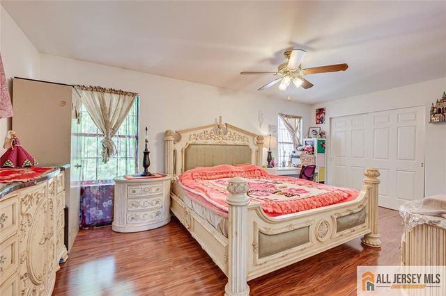 2704 Cricket Circle 2704, Edison, NJ 08820