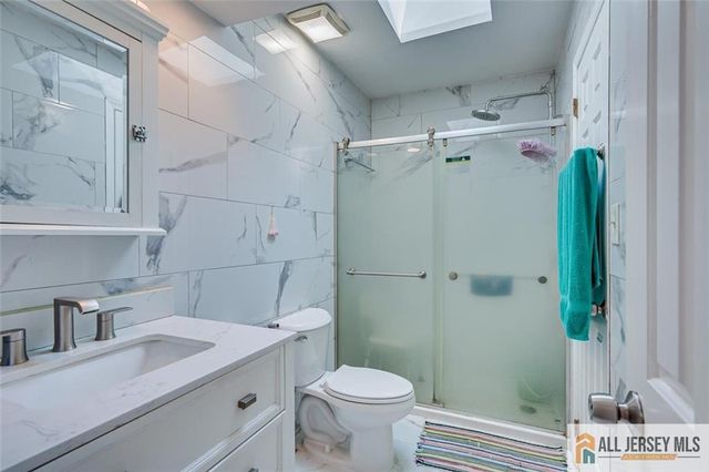 2704 Cricket Circle 2704, Edison, NJ 08820