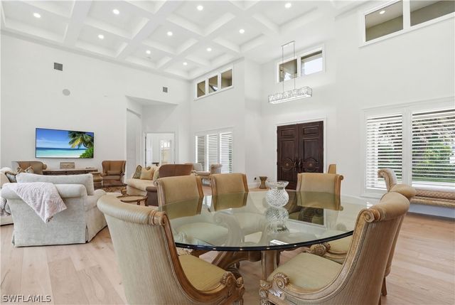 328 SEDGWICK CT, Naples, FL 34108