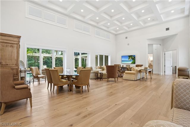 328 SEDGWICK CT, Naples, FL 34108