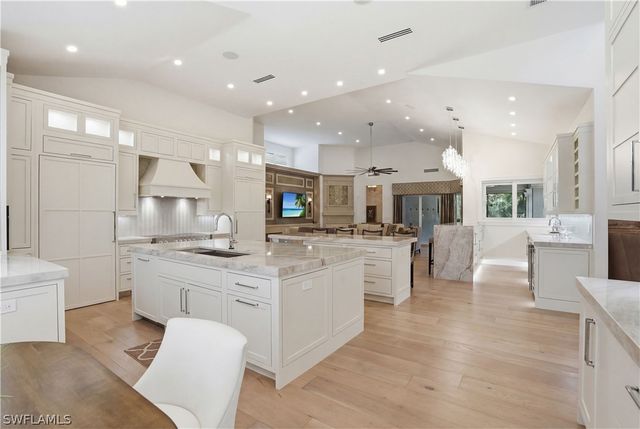 328 SEDGWICK CT, Naples, FL 34108