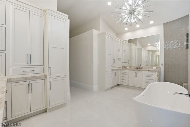 328 SEDGWICK CT, Naples, FL 34108