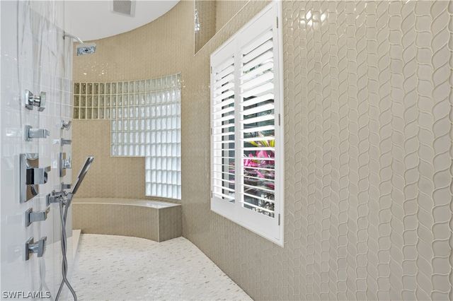 328 SEDGWICK CT, Naples, FL 34108