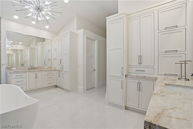 328 SEDGWICK CT, Naples, FL 34108