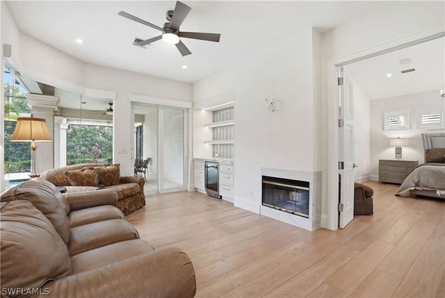 328 SEDGWICK CT, Naples, FL 34108