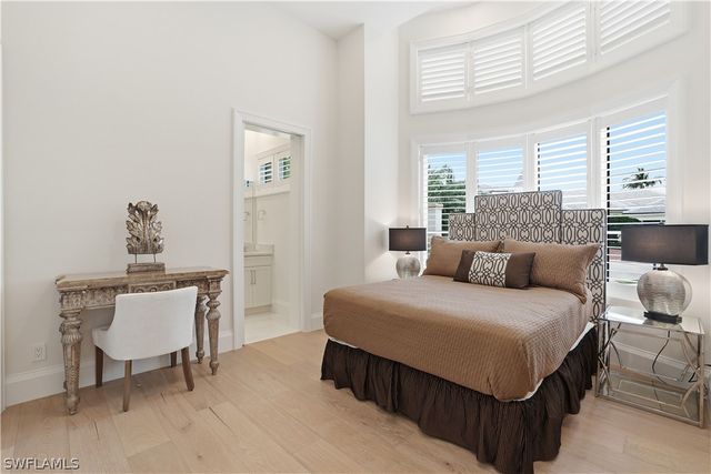 328 SEDGWICK CT, Naples, FL 34108