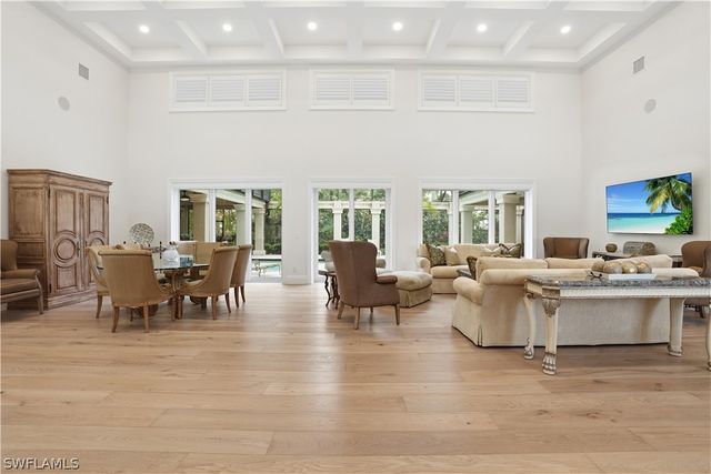 328 SEDGWICK CT, Naples, FL 34108