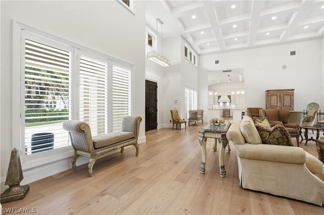 328 SEDGWICK CT, Naples, FL 34108