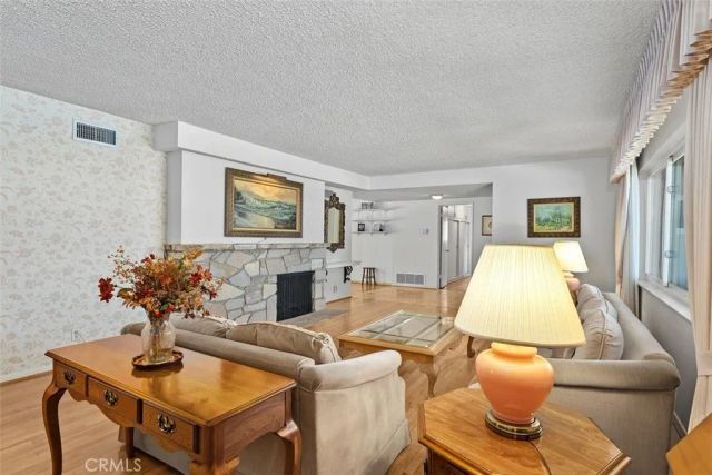 807 Dorothy Lane, Fullerton, CA 92831