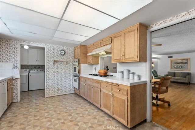 807 Dorothy Lane, Fullerton, CA 92831