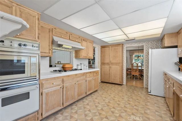 807 Dorothy Lane, Fullerton, CA 92831