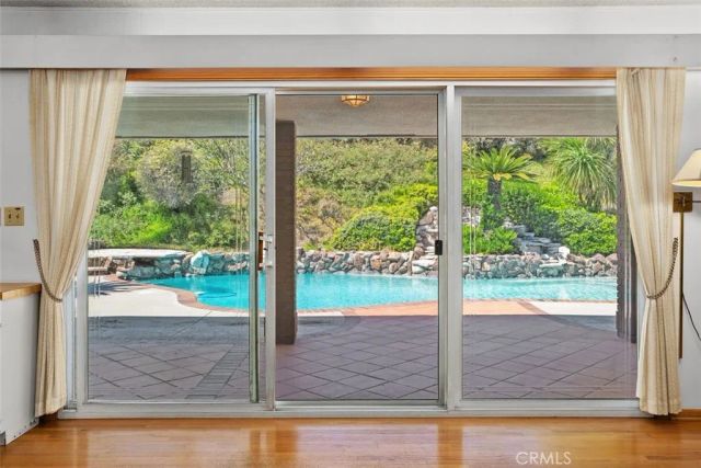 807 Dorothy Lane, Fullerton, CA 92831