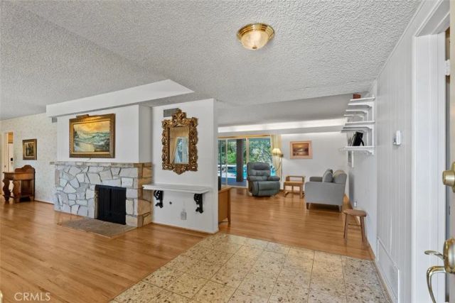 807 Dorothy Lane, Fullerton, CA 92831