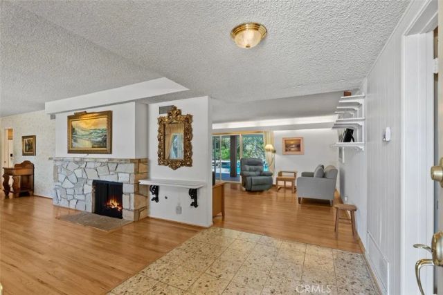 807 Dorothy Lane, Fullerton, CA 92831