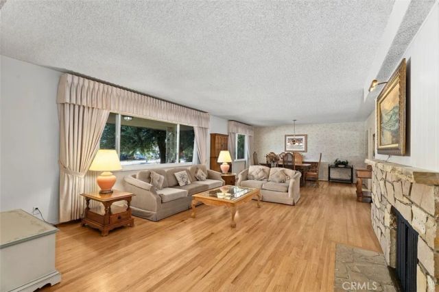 807 Dorothy Lane, Fullerton, CA 92831